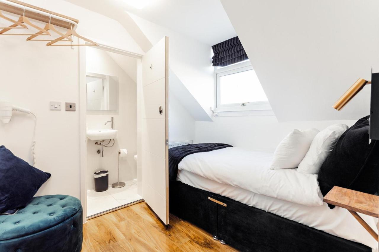 Cambridge House Hotel ภายนอก รูปภาพ