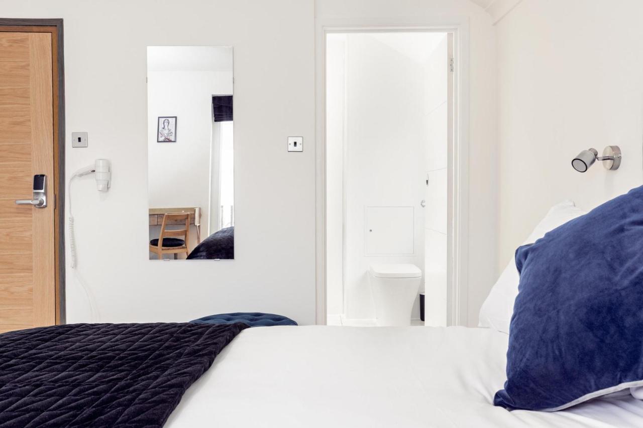 Cambridge House Hotel ภายนอก รูปภาพ