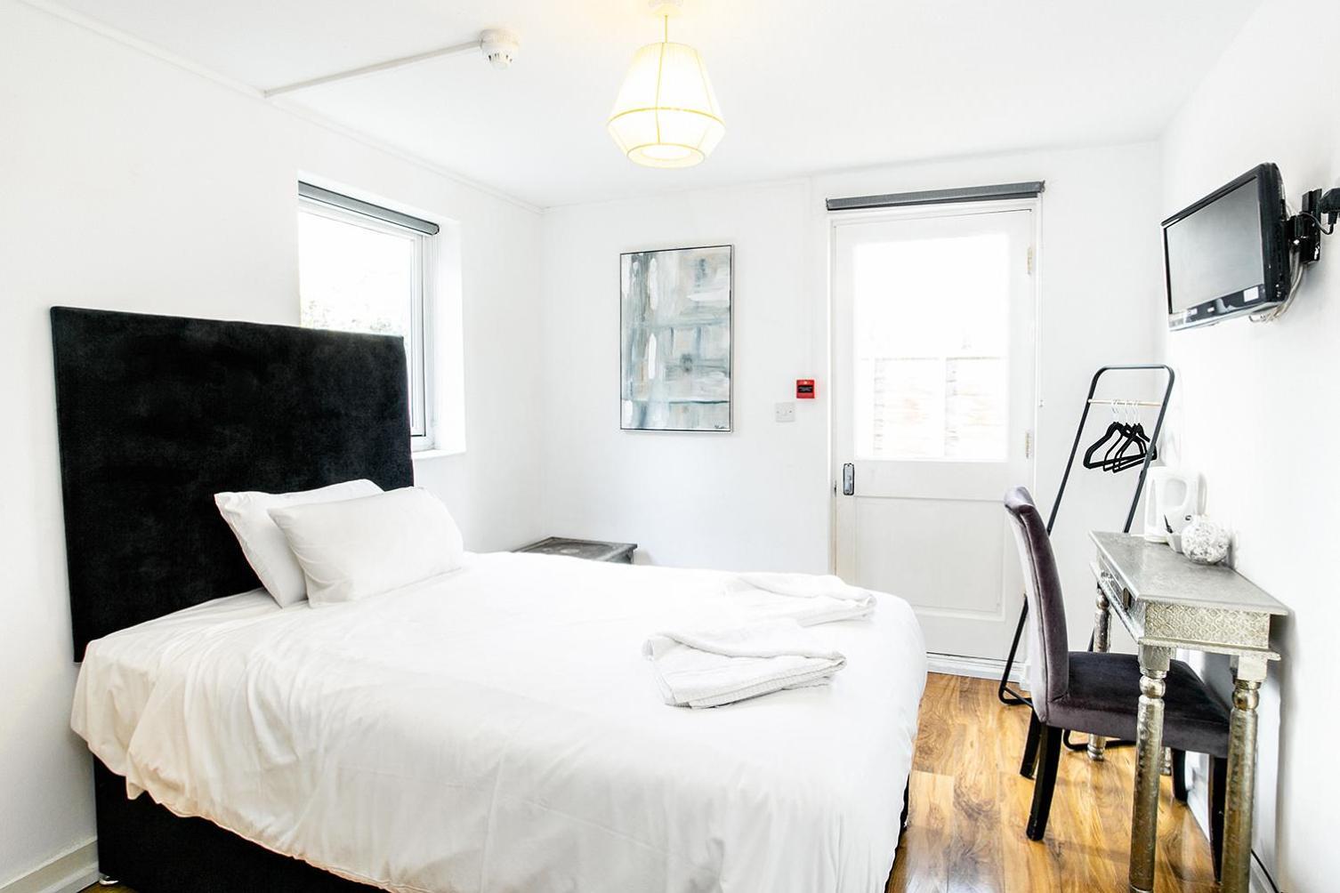 Cambridge House Hotel ภายนอก รูปภาพ