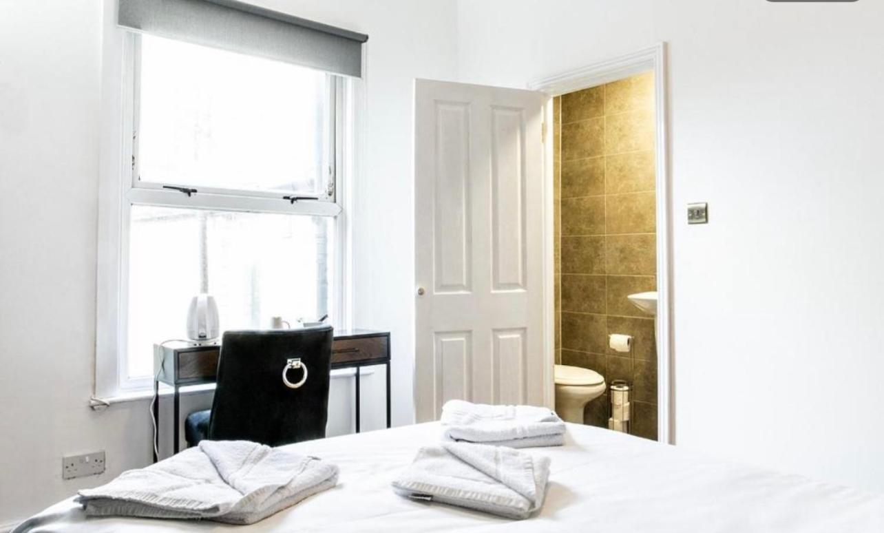 Cambridge House Hotel ภายนอก รูปภาพ