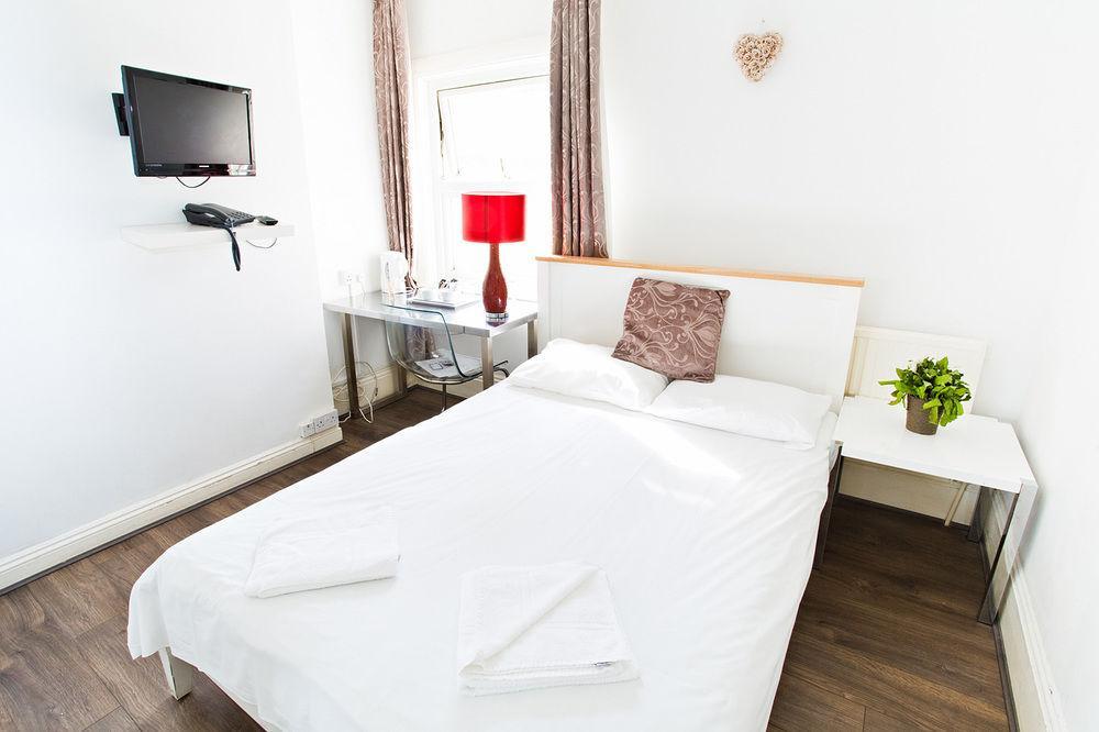 Cambridge House Hotel ภายนอก รูปภาพ