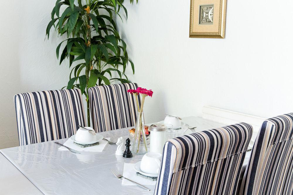 Cambridge House Hotel ภายนอก รูปภาพ